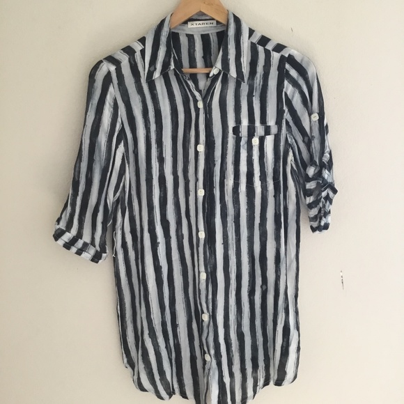 Xtaren Navy Blue and White Striped Blouse is New w/o Tags! Size Medium - Picture 1 of 5